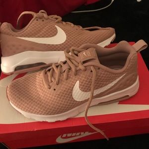 Light Pink Nike Air Max Motion LW